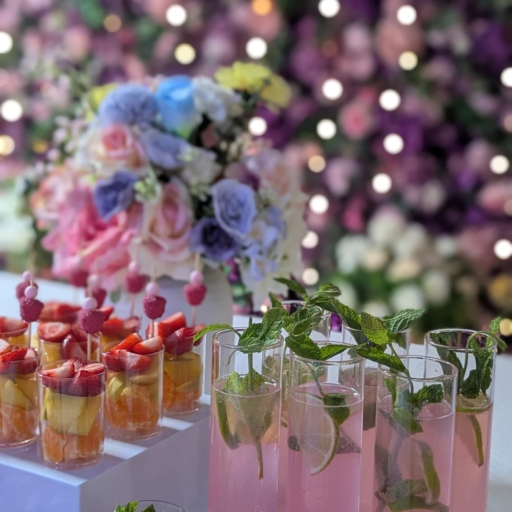 Luxe dessert table  photo 3