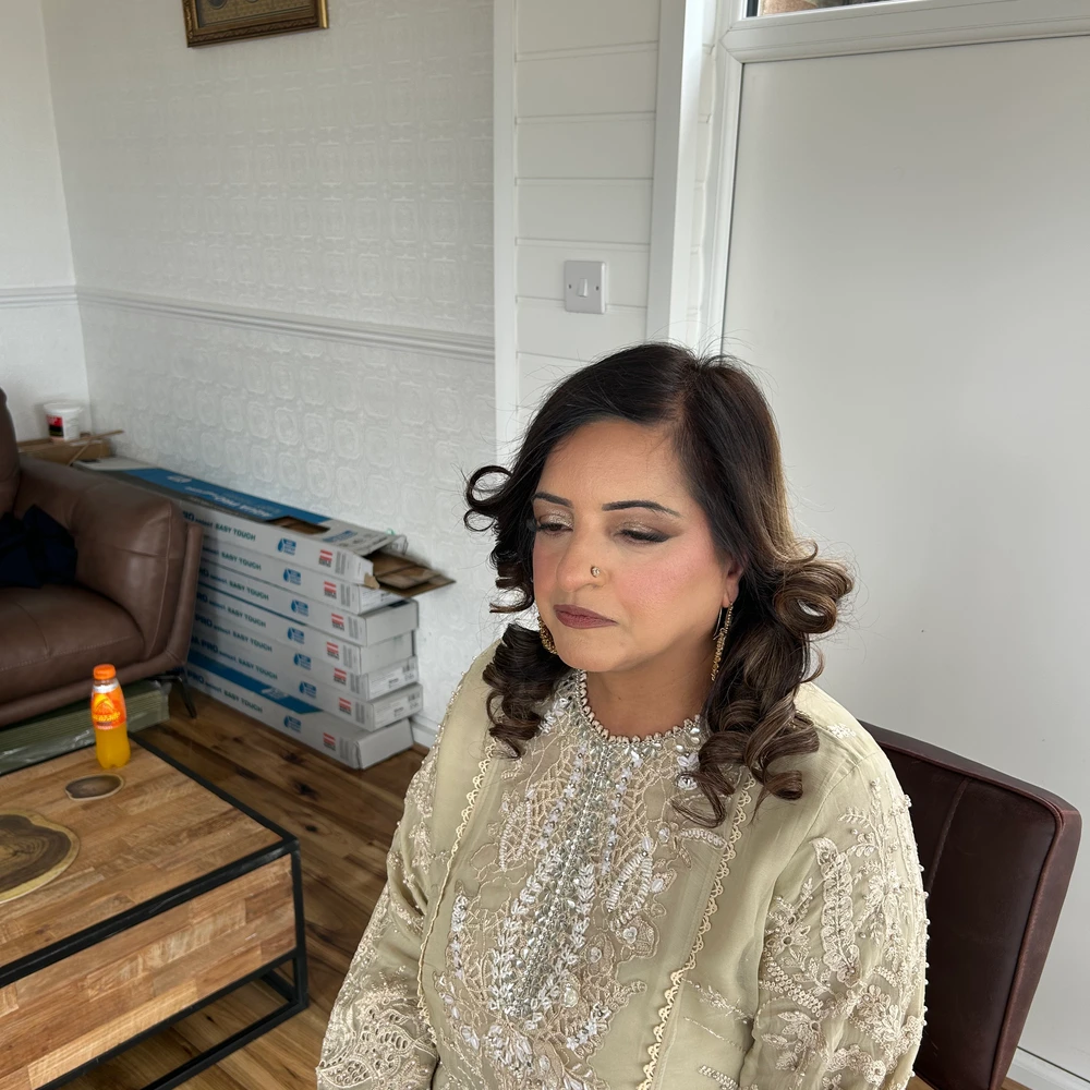 makeupbymomnaax photo 5
