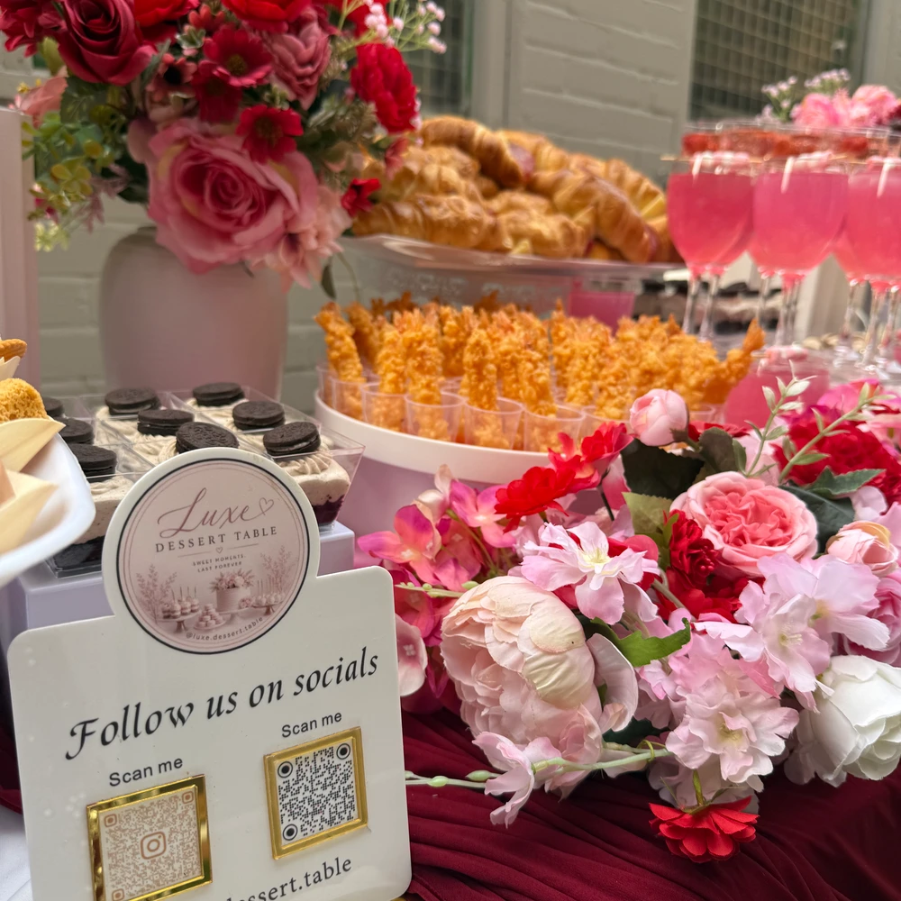 Luxe dessert table  photo 5